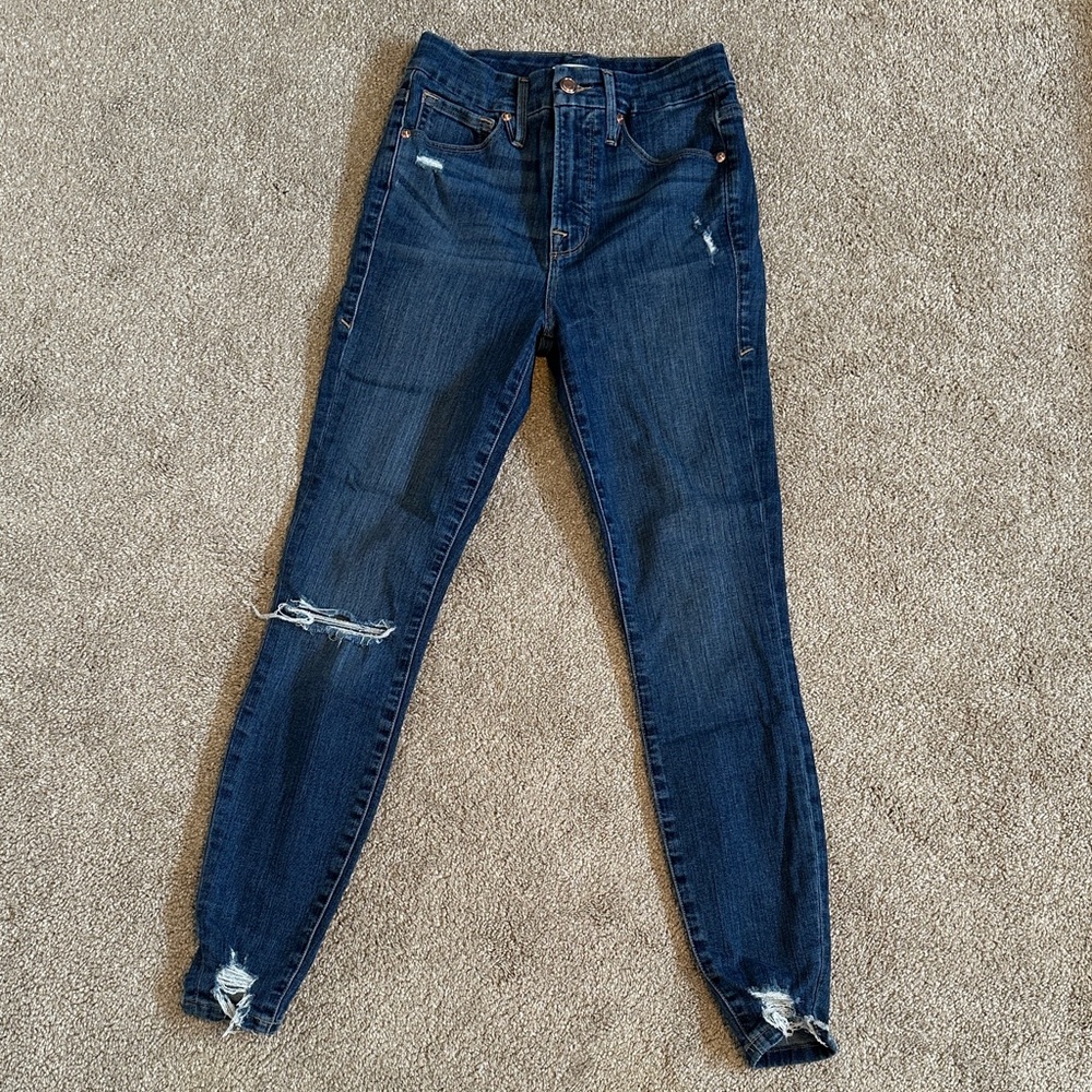 Good American  Distressed Skinny Jeans